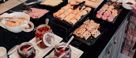 Desayuno buffet todos los días (con cargo)