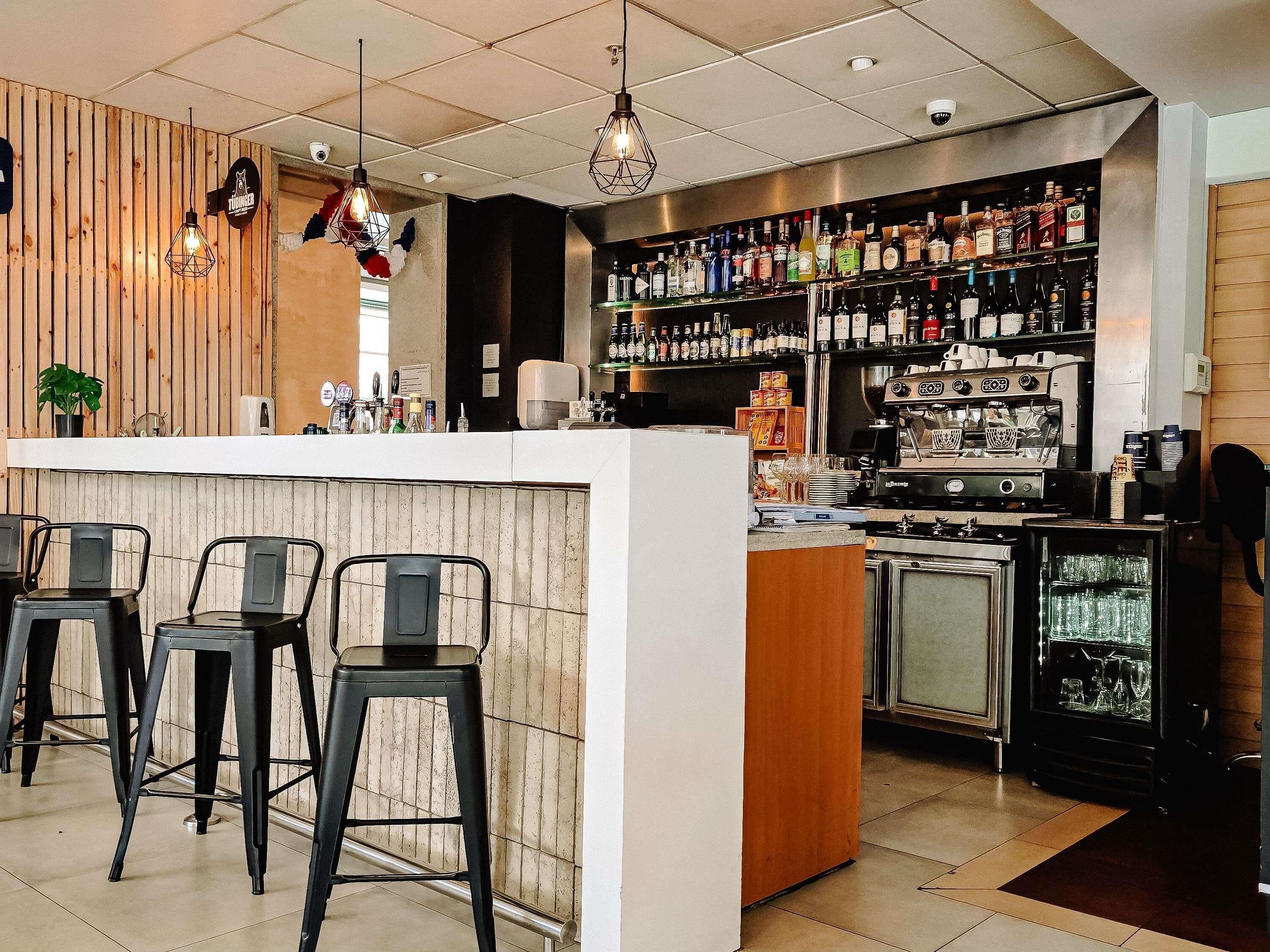 Bar (en la propiedad)