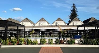 Lake Rotorua Hotel