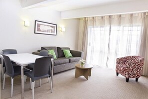 En 32-tommers LCD-TV med digitale kanaler samt TV