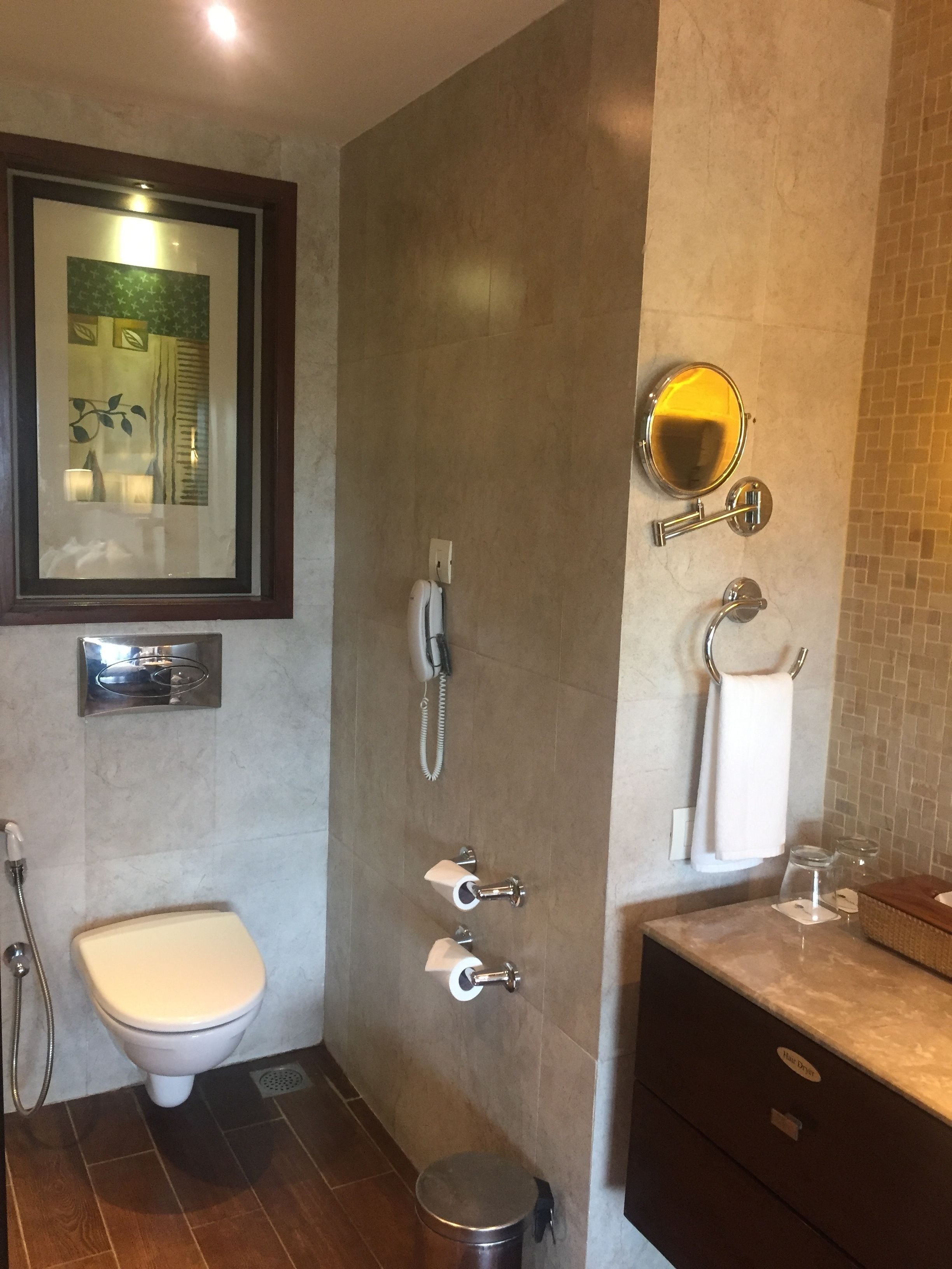 shower, rainfall showerhead, free toiletries, towels