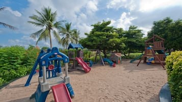 Children’s play area – outdoor