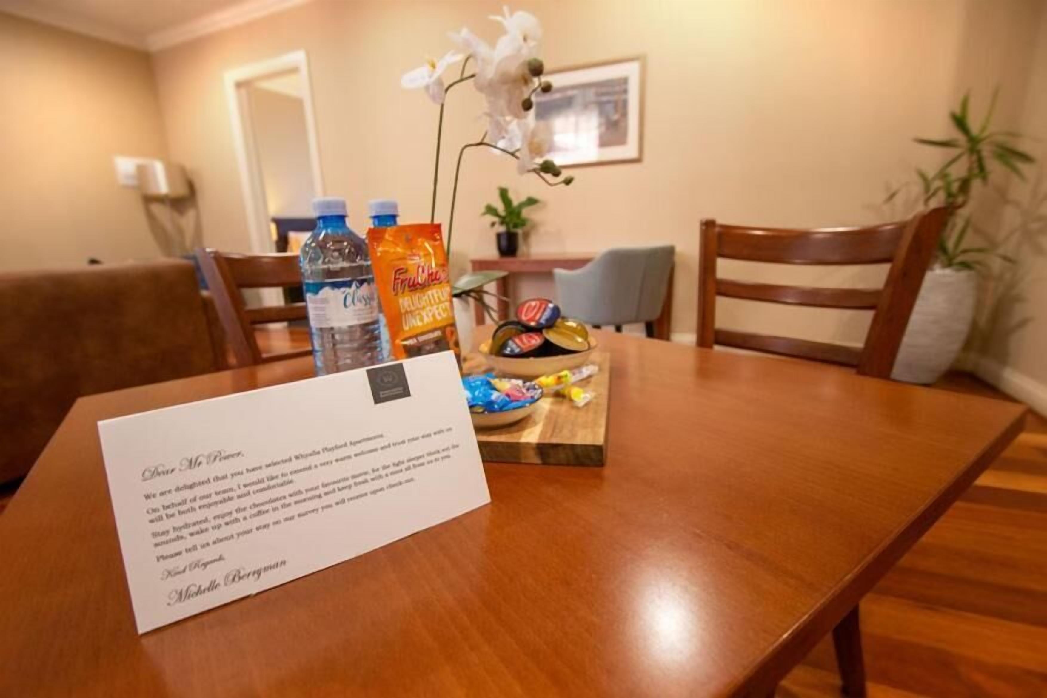 full-sized fridge, microwave, oven, stovetop