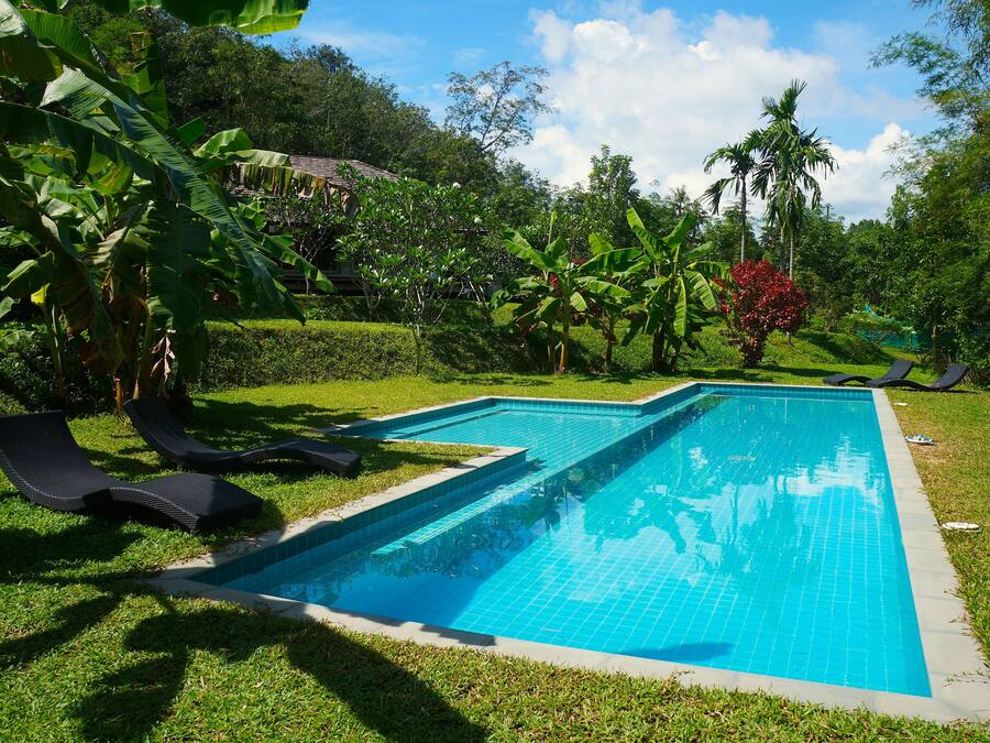 5 piscinas al aire libre, sillones reclinables de piscina