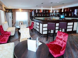 Bar (on property) - Manhattan Hotel Astana (Astana)