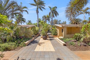 تفاصيل الفندق من الخارج