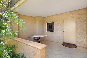 Comfort Room, 1 King Bed | Terrace/patio