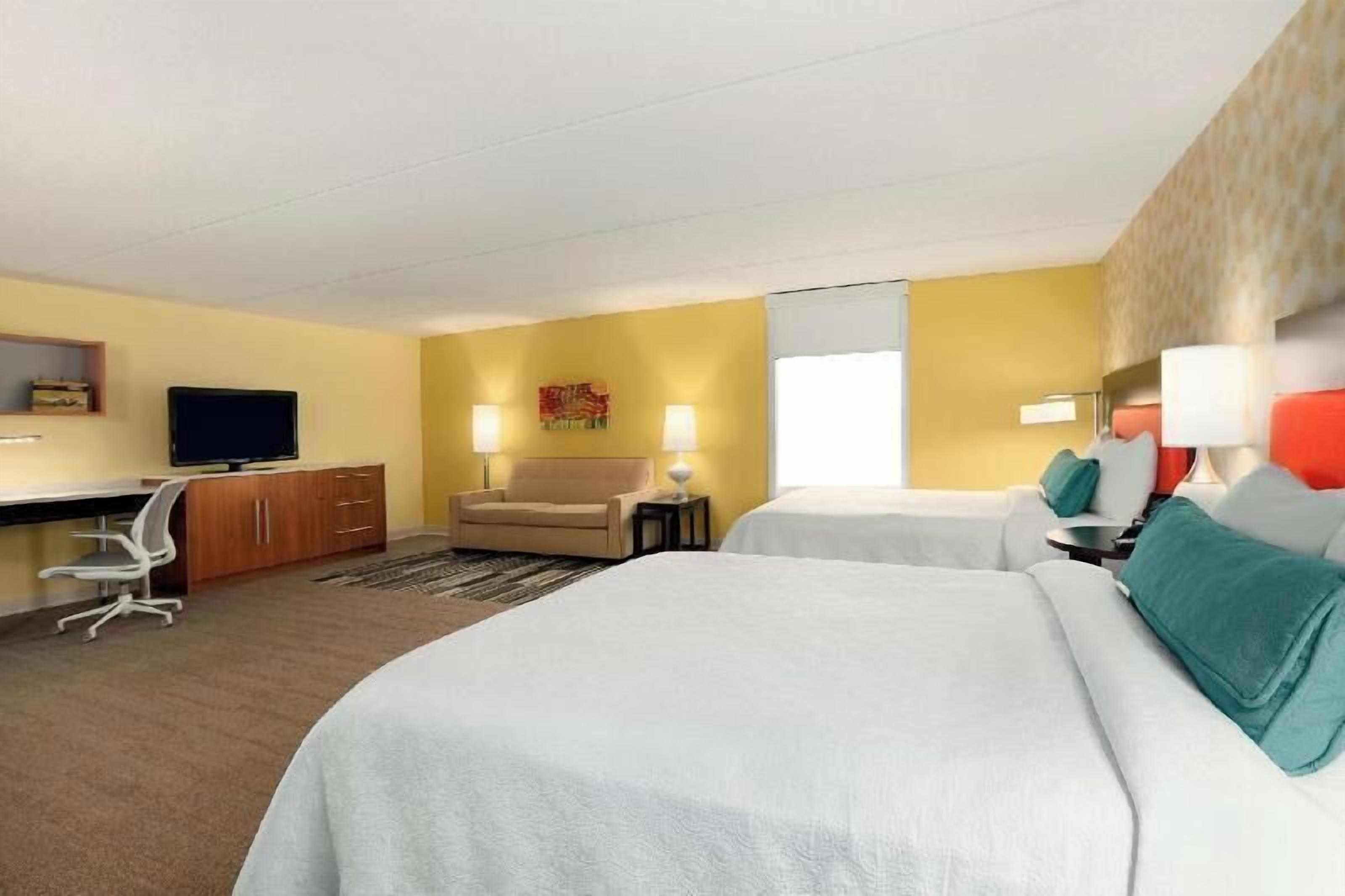 Ropa de cama hipoalergénica y escritorio 