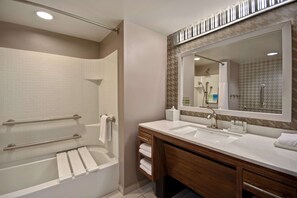 Shower, free toiletries, towels