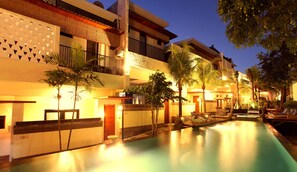 Outdoor pool, pool loungers - Cattleya Suite by Marbella (Seminyak)