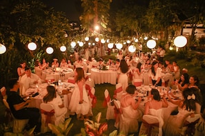 Outdoor banquet area - Cattleya Suite by Marbella (Seminyak)