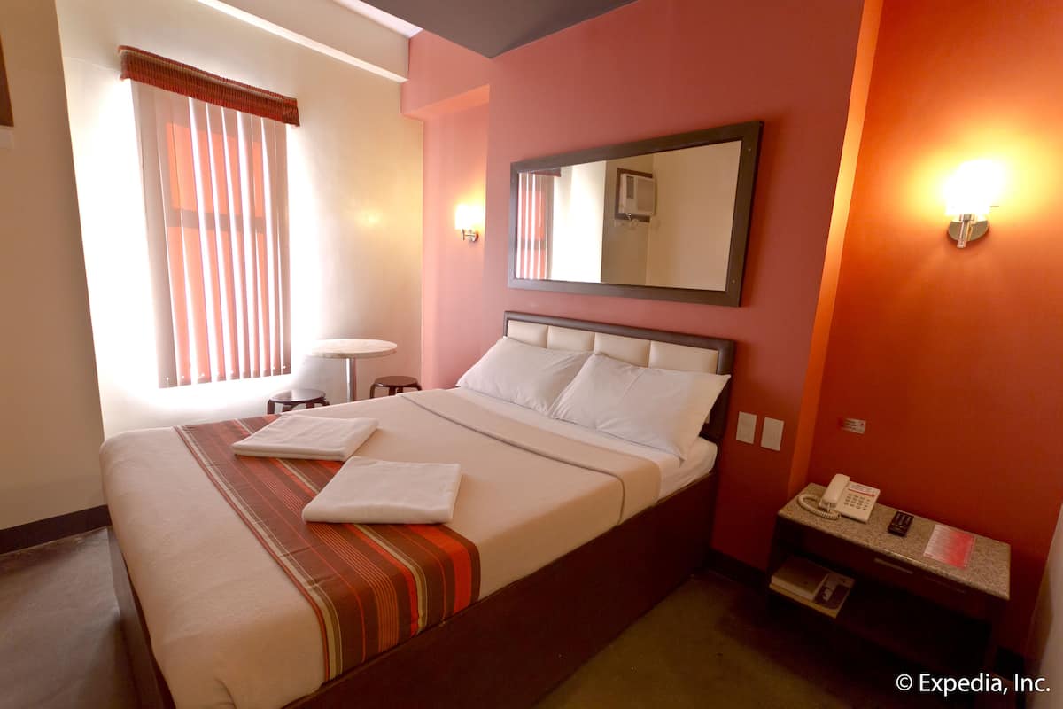 Standard Double Room | Memory foam beds, WiFi (free), bed sheets
