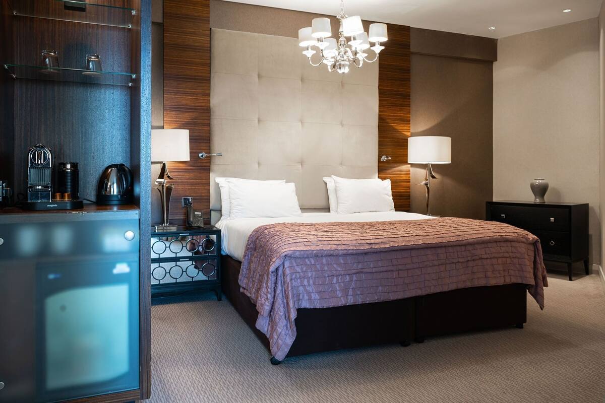 Literie de qualité, coffre-fort pour ordinateur portable, bureau