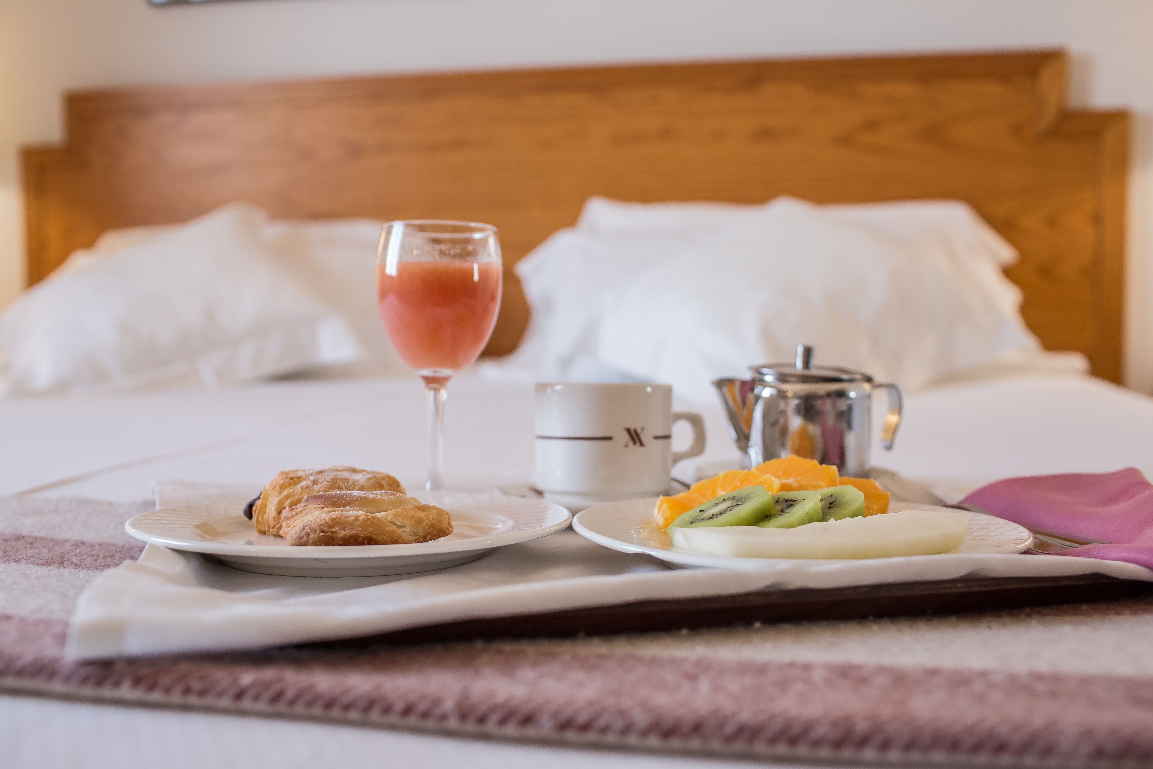 buffet breakfast on weekends (eur 8 per person)