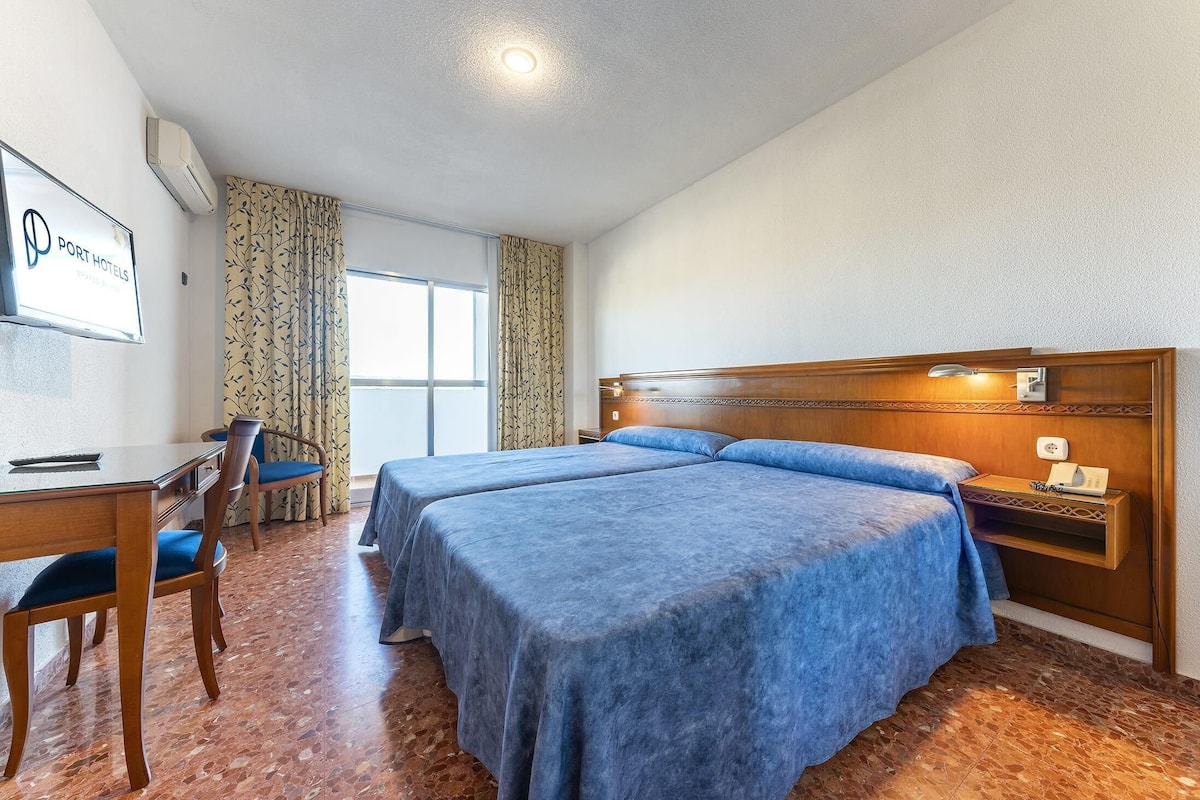 1 bedroom, in-room safe, desk, blackout curtains