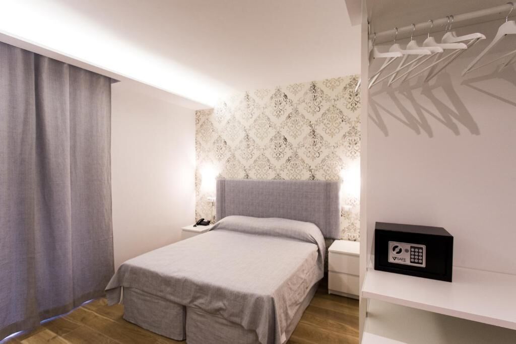 1 bedroom, Egyptian cotton sheets, premium bedding, minibar