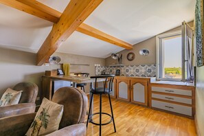 Suite (Vestiaire 3) | Private kitchen - Les Chambres d'Ovaline (Saint-Émilion)