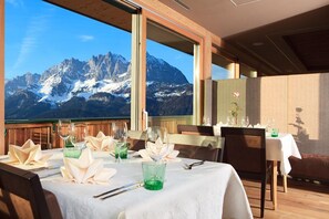 Breakfast, lunch and dinner served - Penzinghof (Oberndorf in Tirol)