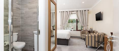 Double Room, Ensuite | Bathroom | Shower, hair dryer, towels
