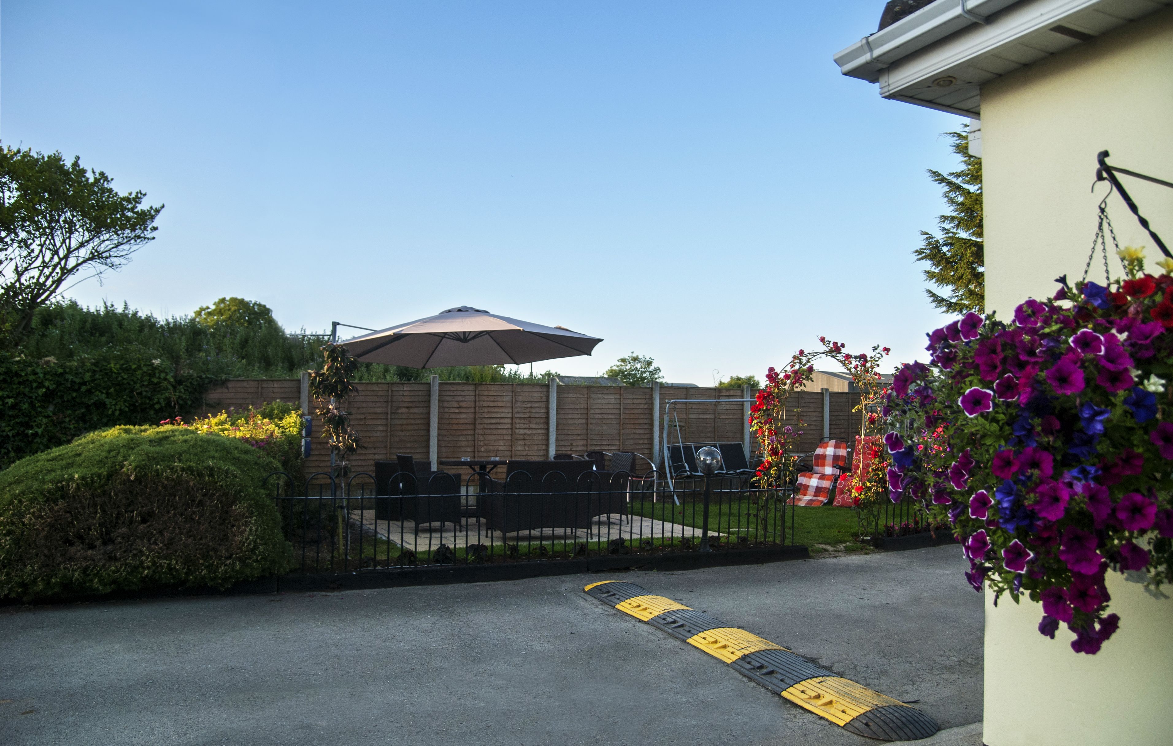 Photo - Hillview House