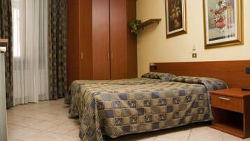 Minibar, Schreibtisch, kostenloses WLAN