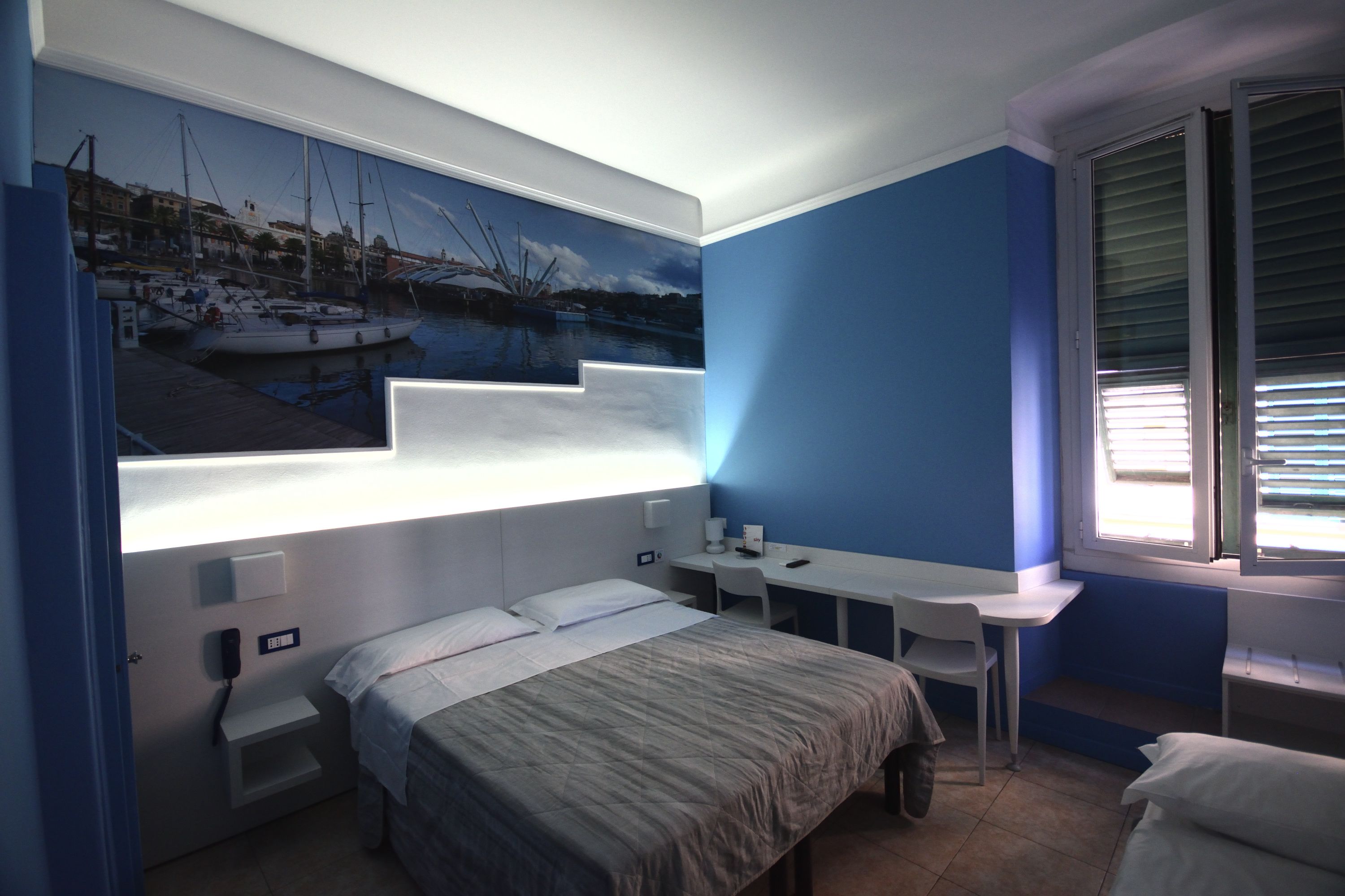 triple room | 1 bedroom, minibar, desk, laptop workspace