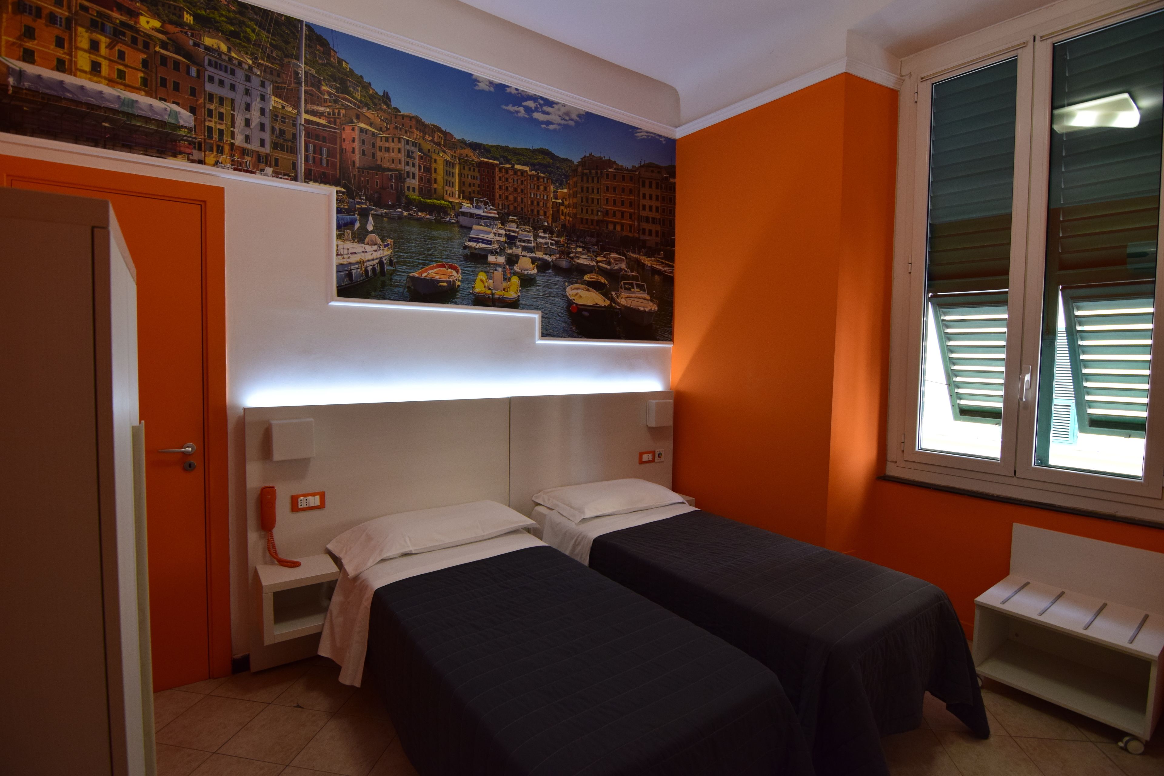 standard twin room, 2 single beds | 1 bedroom, minibar, desk, laptop workspace