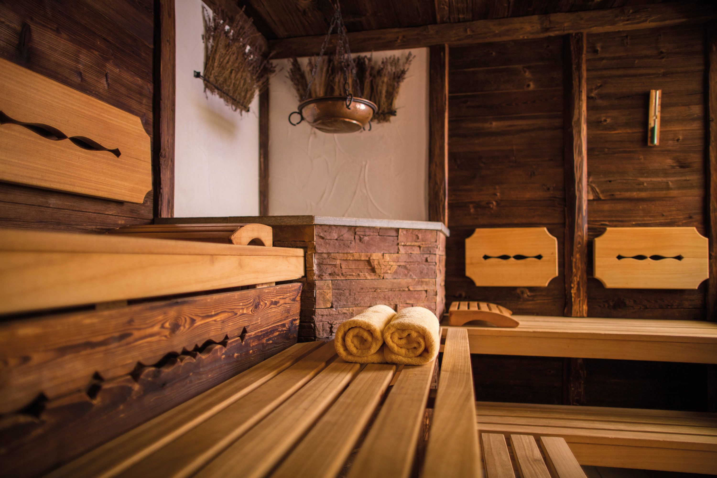 sauna, steam room, turkish bath/hammam, body treatments, body scrubs