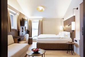 Deluxe Double Room | Premium bedding, minibar, in-room safe, desk - Hotel Rita (Laengenfeld)