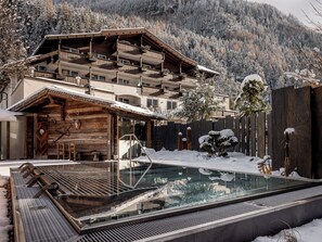 Outdoor spa tub - Hotel Rita (Laengenfeld)