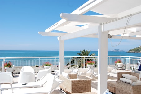 Terrace/patio. Hotel Villa Eleonora
