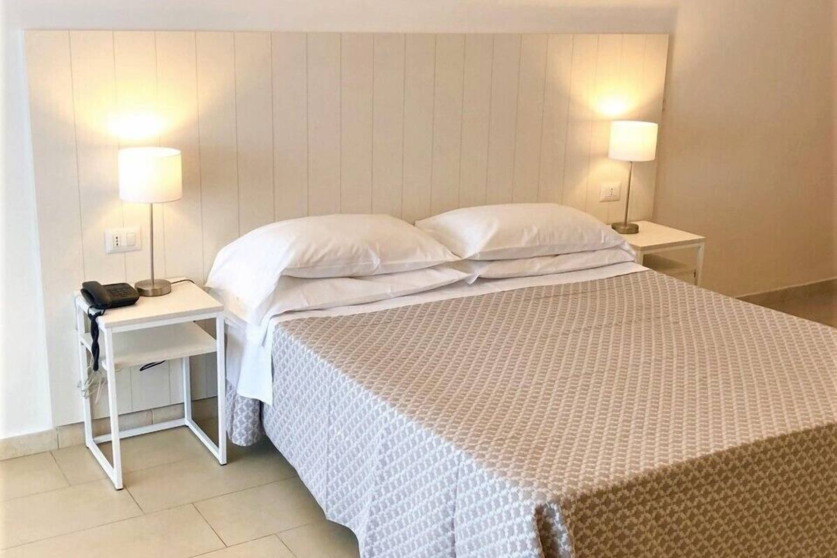 minibar, in-room safe, desk, soundproofing