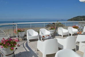 Terrace/patio - Hotel Villa Eleonora (Minturno)