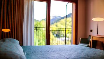 Family Room (Superior) | Minibar, in-room safe, desk, free WiFi