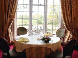 Breakfast, lunch, dinner served; British cuisine 