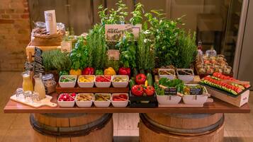 Frokostbuffé hver dag (PLN 90 per person)