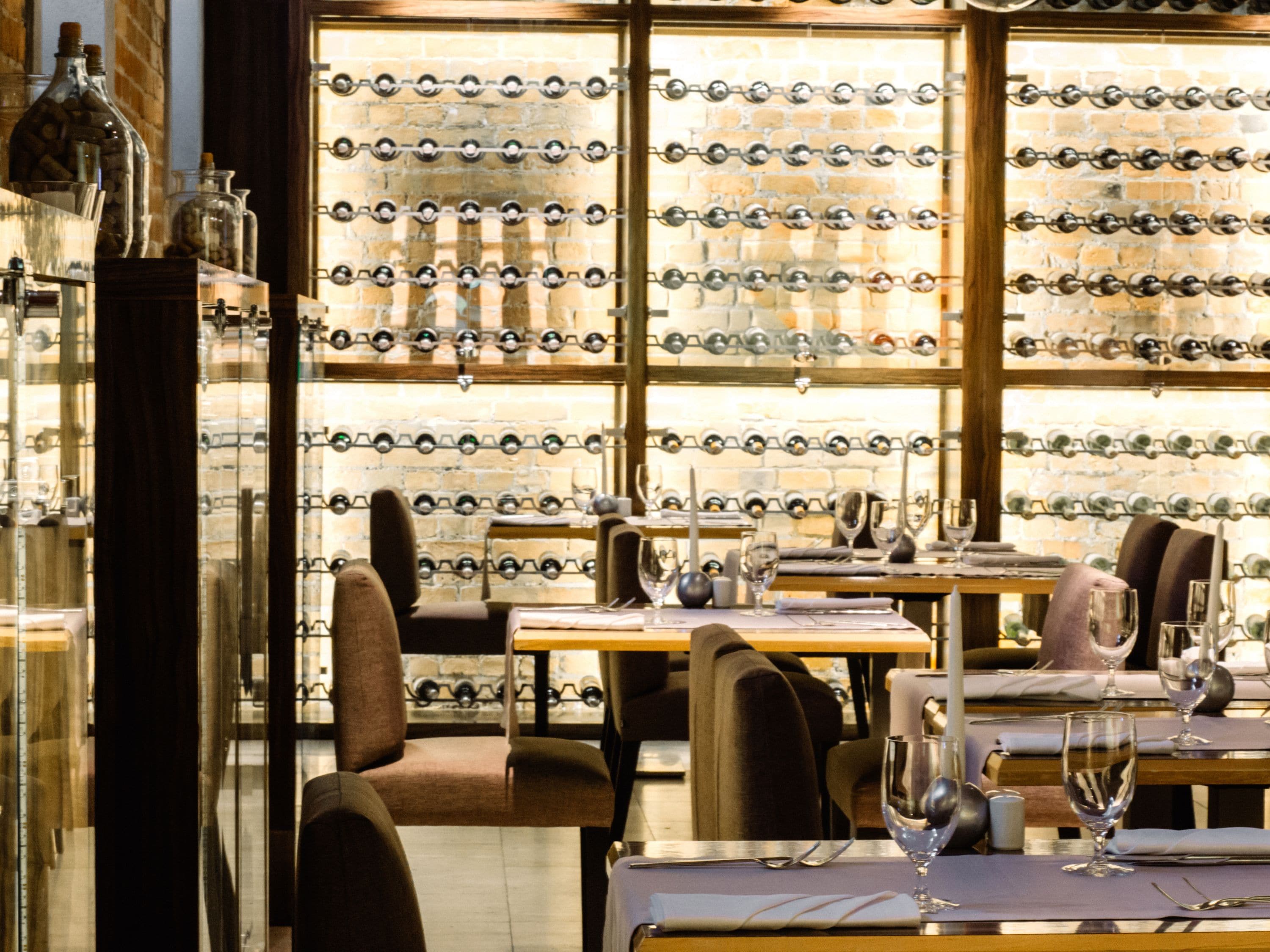 breakfast, lunch and dinner served