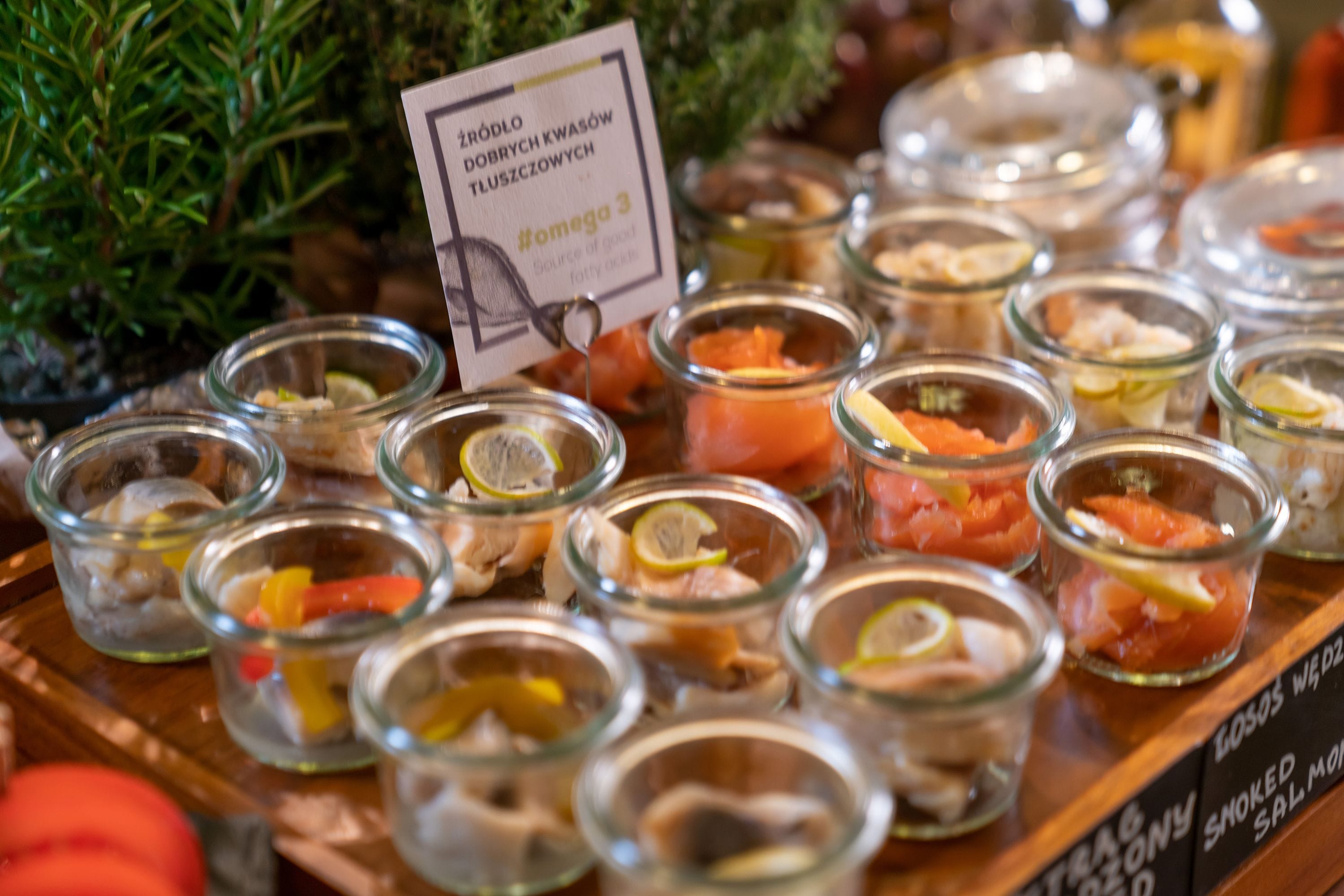 daily buffet breakfast (pln 90 per person)