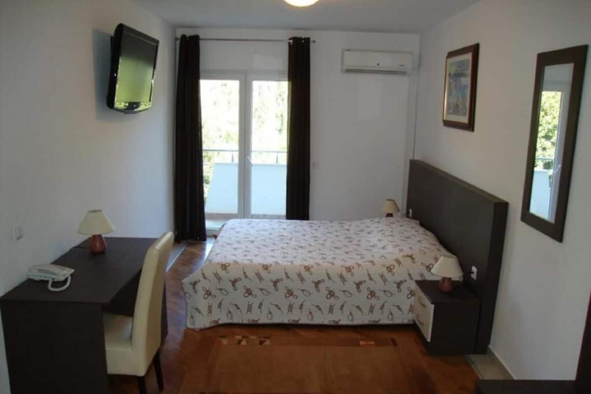 1 camera, biancheria da letto di alta qualità, materassi in memory foam