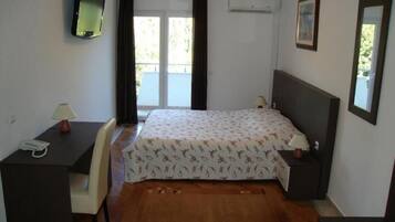 Sengetøy av topp kvalitet, memory foam-senger og safe på rommet