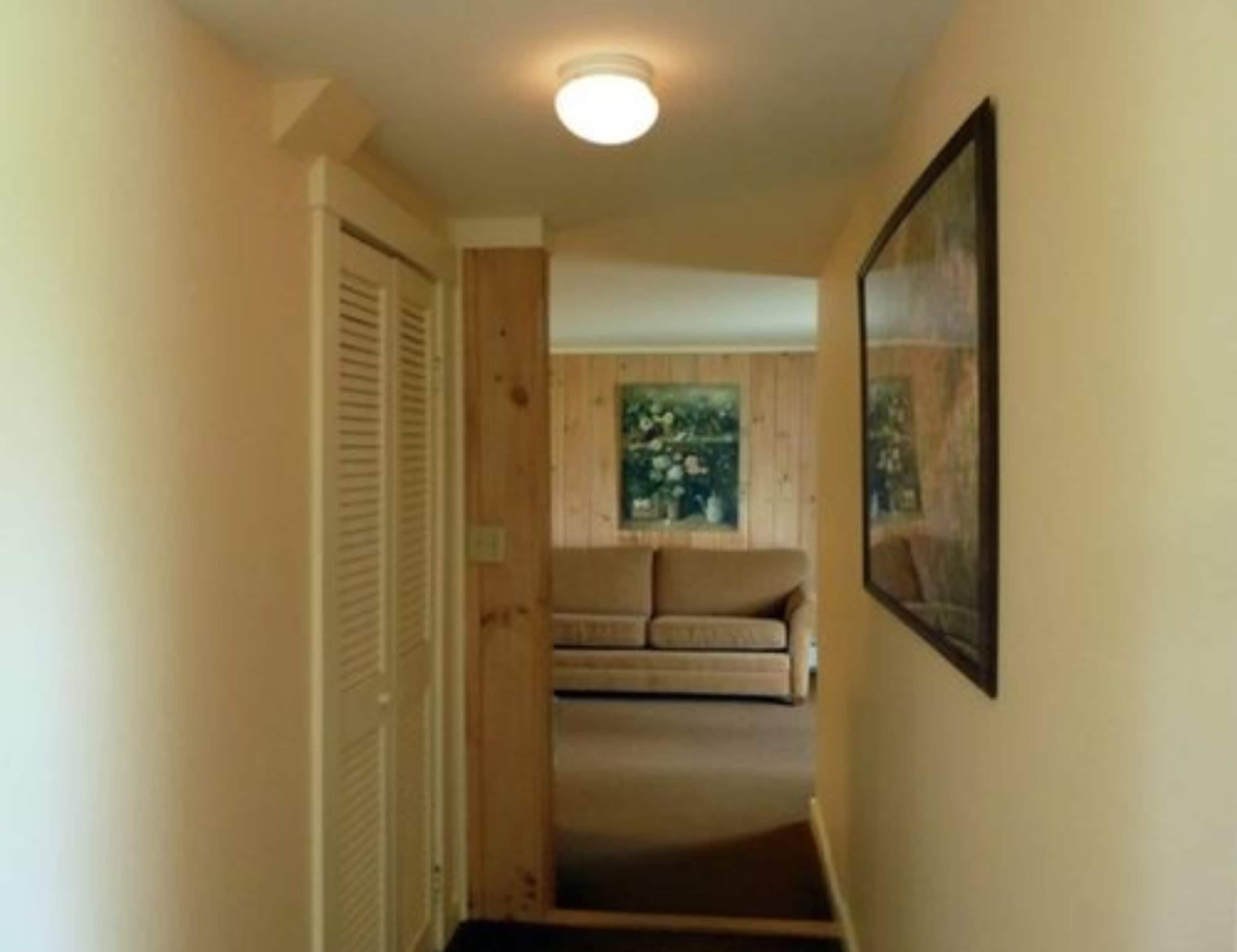 cottage | individually decorated, travel cot, free wifi, bed sheets