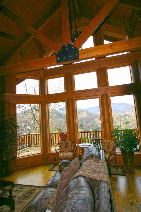 Honeymoon Cabin Suite,  1 King Bed, Full Kitchen & Fireplace | Mountain view