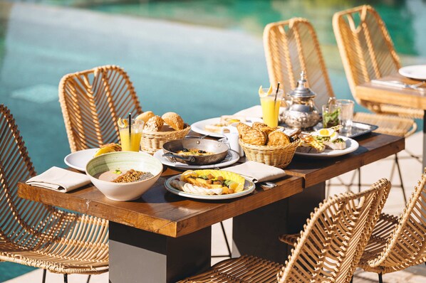 4 restaurants, breakfast served - Paradis Plage Surf Yoga & Spa resort (Tamri)