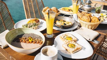 4 restaurants servant le petit déjeuner