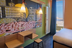 Family Quadruple Room | Individually decorated, individually furnished, blackout drapes - Generator Berlin Alexanderplatz (Berlin)