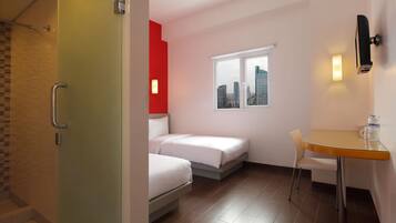 In-room safe, WiFi (free), bed sheets