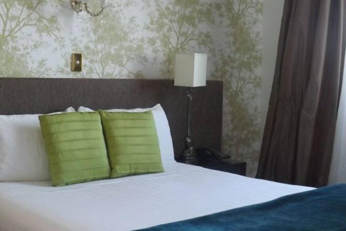 Premium bedding, individually decorated, individually furnished, desk