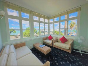 King Room, Harbour View (Sunroom) | Beach/ocean view