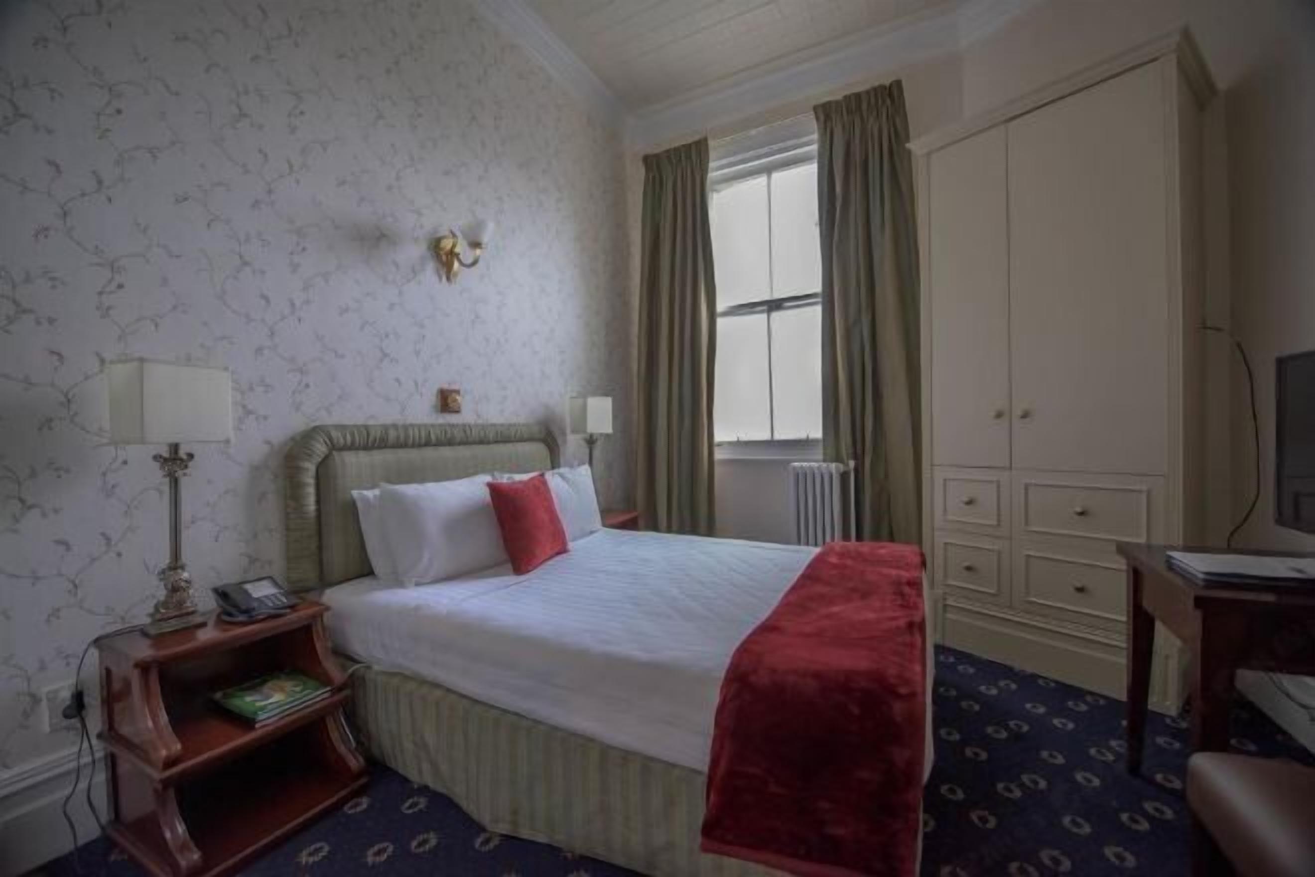 Premium bedding, individually decorated, individually furnished, desk