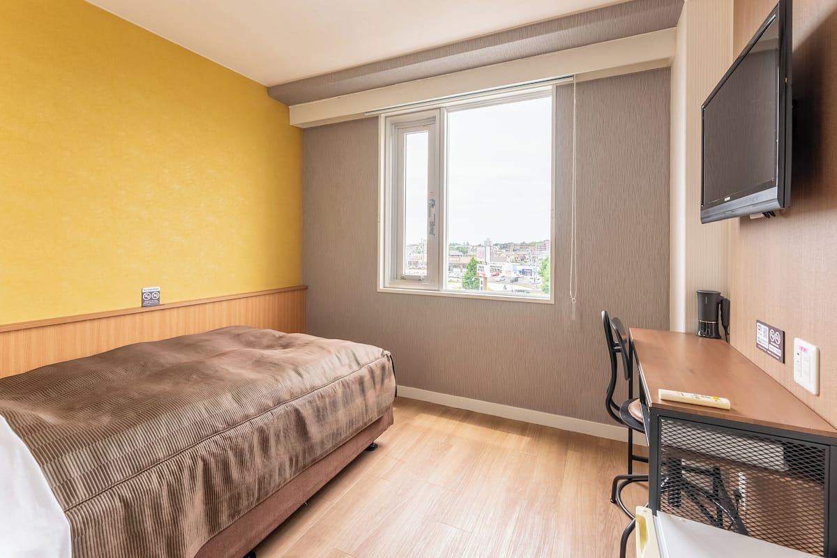 Habitación individual, no fumadores | Escritorio, wifi gratis, ropa de cama
